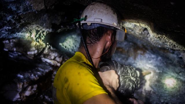 Kaçak altın madeninde mahsur kalan 11 madenci hayatını kaybetti