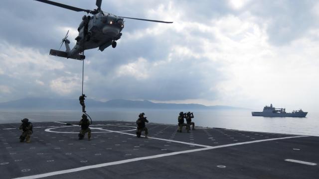 Anadolu için deniz piyadeleri ve helikopterle hazırlık