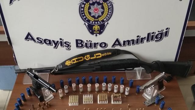 Konyada kaçak silah operasyonu: 2 gözaltı