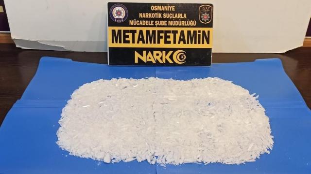 Osmaniyede sentetik uyuşturucu ele geçirilen minibüsteki 2 zanlı tutuklandı