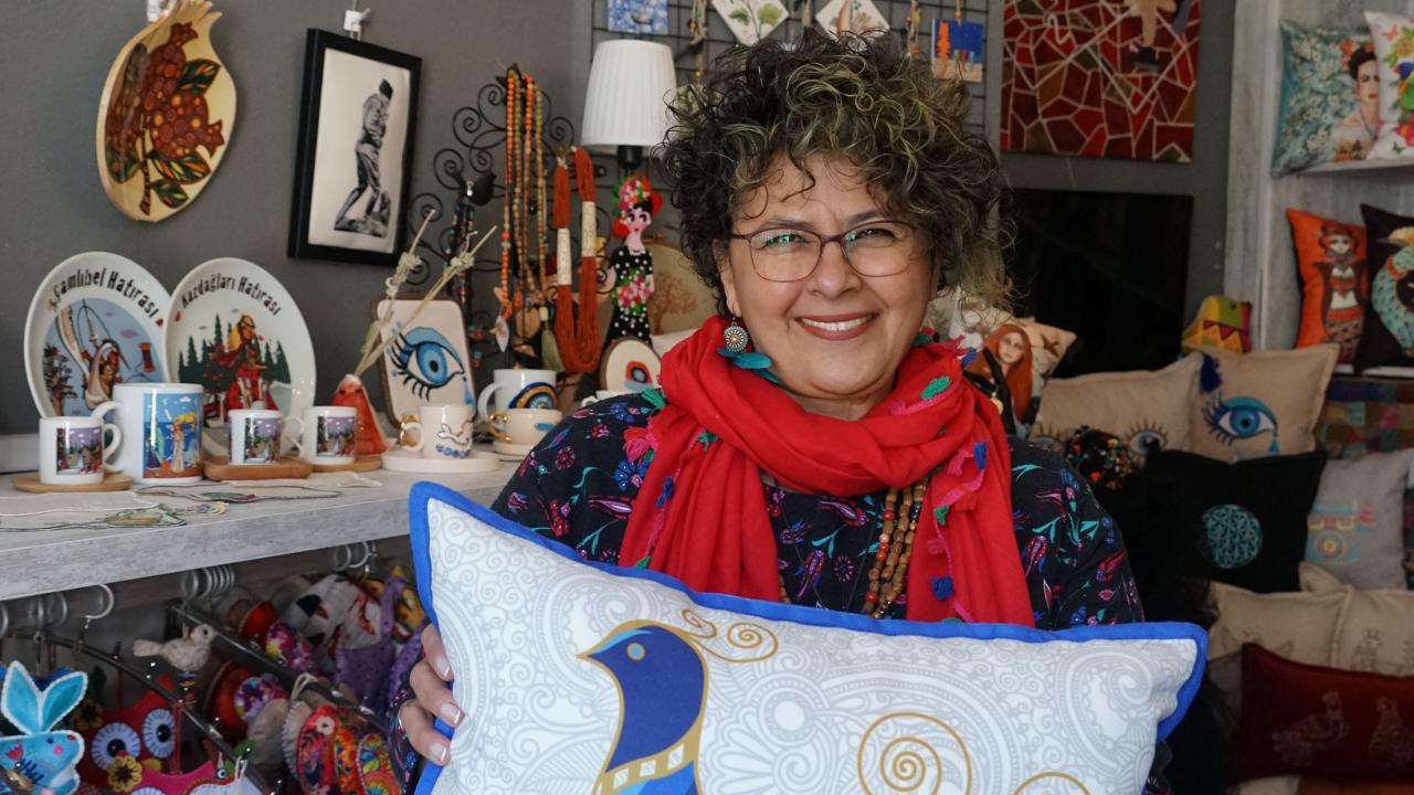 Bu süslemelere başlamasının hikayesini anlatan Aksu, şöyle devam etti: