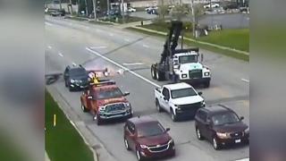 ABD'de trafikte ölümden kıl payı kurtuluş kamerada