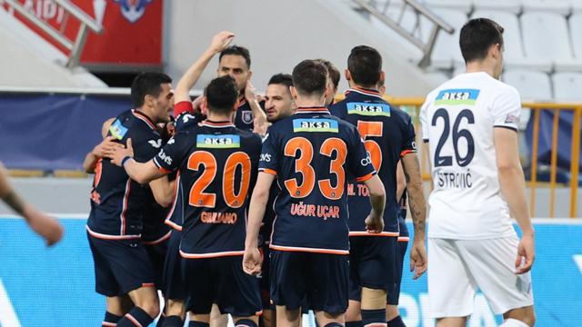 Başakşehir nefes aldı