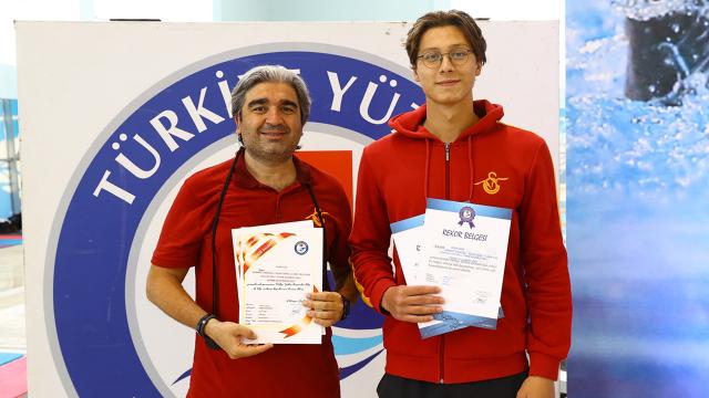 Milli yüzücü Berke Saka Tokyo Olimpiyat Oyunlarına kota aldı