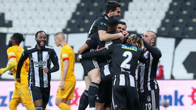 Beşiktaş zirveyi bırakmadı