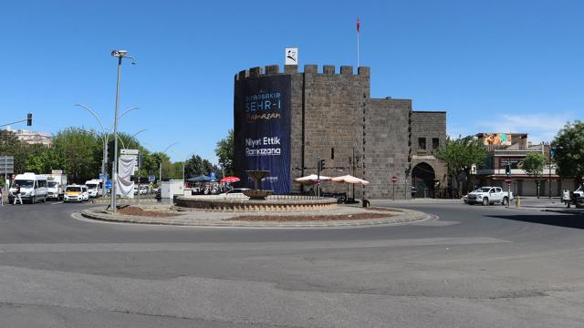 Diyarbakırda hafif raylı sistem için çalışmalar başladı
