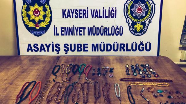 Kayseride 65 bin lira değerinde gümüş takı ve tespih çalan zanlı yakalandı