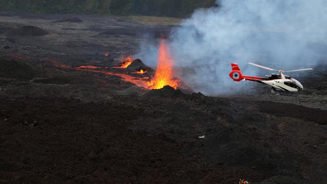 Yanardağ patladı, 2 kişi hayatını kaybetti