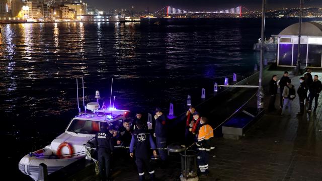Fatihte bir kişi denizde boğularak yaşamını yitirdi