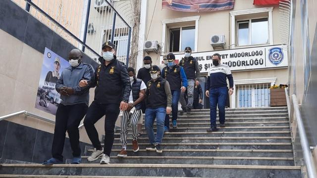 İstanbulda sahte altınla dolandırıcılık: 9 gözaltı