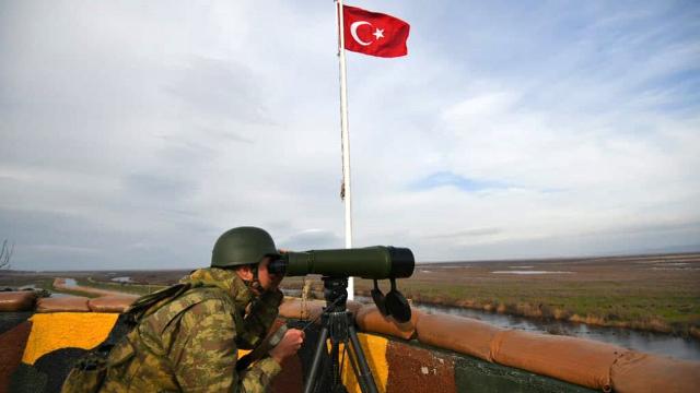 Terör örgütü DEAŞ ve FETÖ mensupları sınırda yakalandı