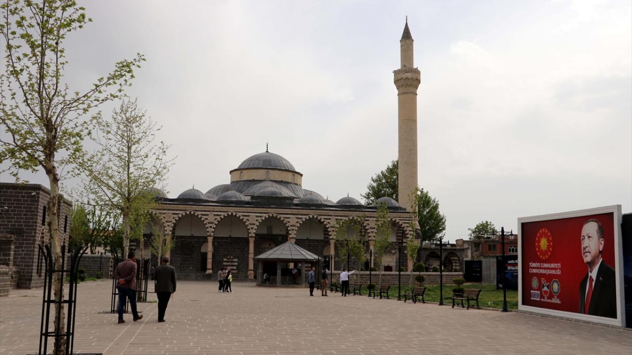 "Bölgeyi gerçek sahipleriyle buluşturmaya devam edeceğiz"