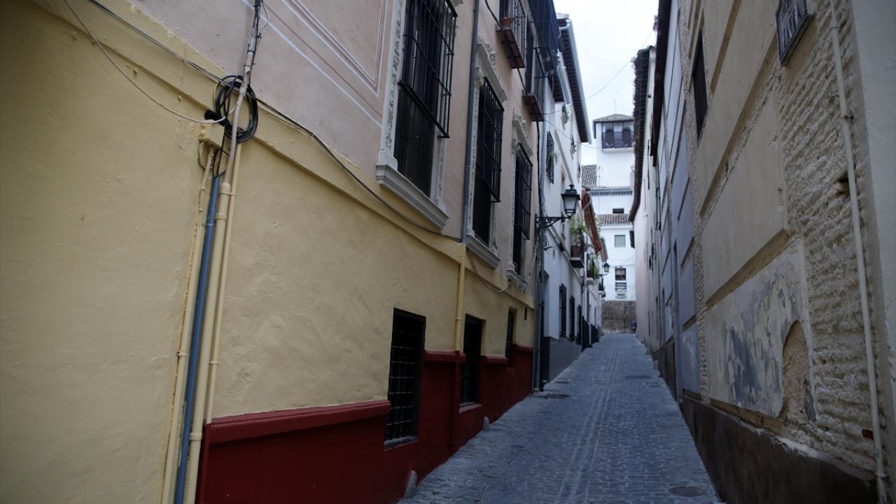  "Bu topraklarda İslam`ın büyüklüğü bizi de iyi şeyler yapmaya bir bakıma zorunlu kılıyor"