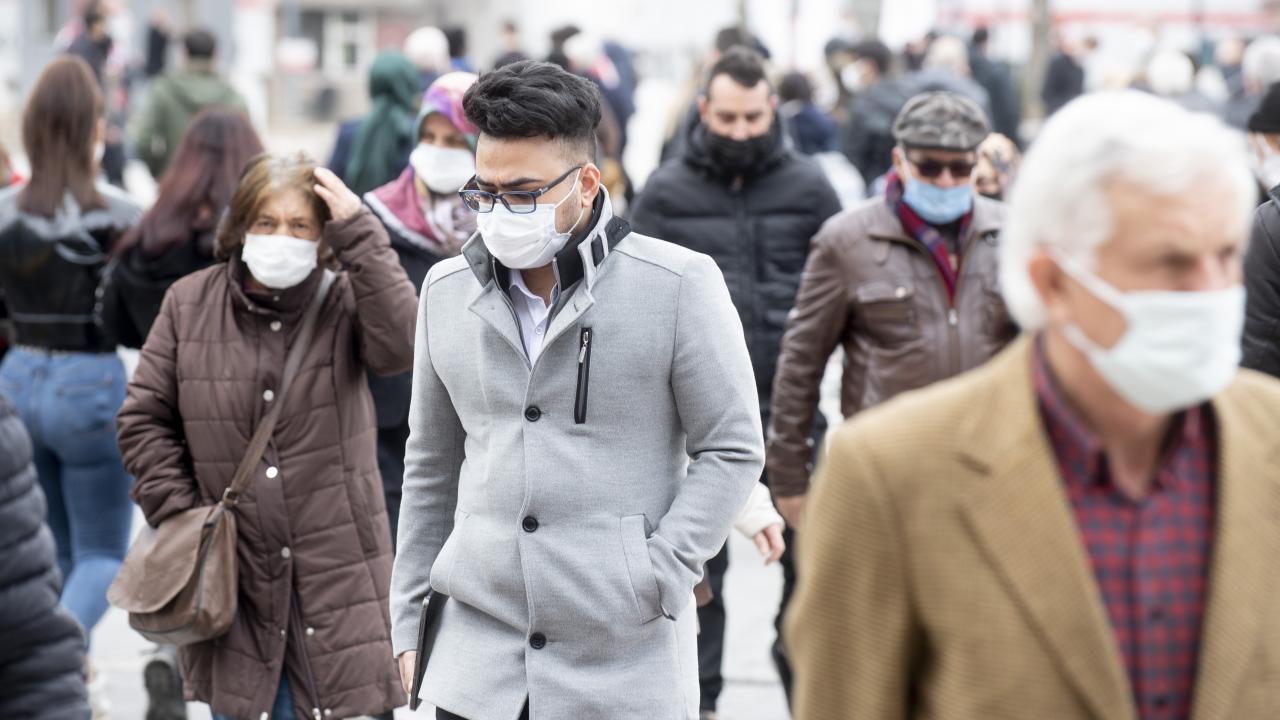 SOKAĞA ÇIKMA KISITLAMASI UYGULANAN TARİHLERDE İL GÖÇ İDARESİ MÜDÜRLÜKLERİNDEN İKAMET İZNİ RANDEVUSU BULUNAN YABANCILAR KISITLAMA KAPSAMINDA MIDIR?