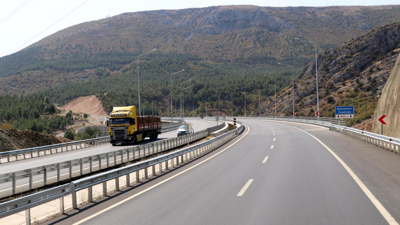 SOKAĞA ÇIKMA KISITLAMASI MUAFİYETLERİ ŞEHİRLERARASI SEYAHAT İZNİ ANLAMINA GELMEKTE MİDİR?