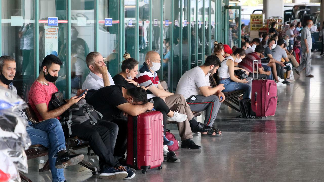 İKAMETİ VE İŞ YERİ FARKLI ŞEHİRLERDE OLAN İŞÇİLER ŞEHİRLERARASI SEYAHAT İZNİNE TABİ MİDİR?