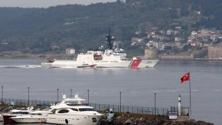 ABD sahil güvenlik gemisi Çanakkale Boğazı'ndan geçti