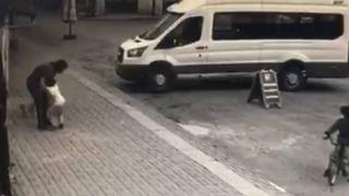 Dili boğazına kaçan çocuğun kurtarılma anı kamerada