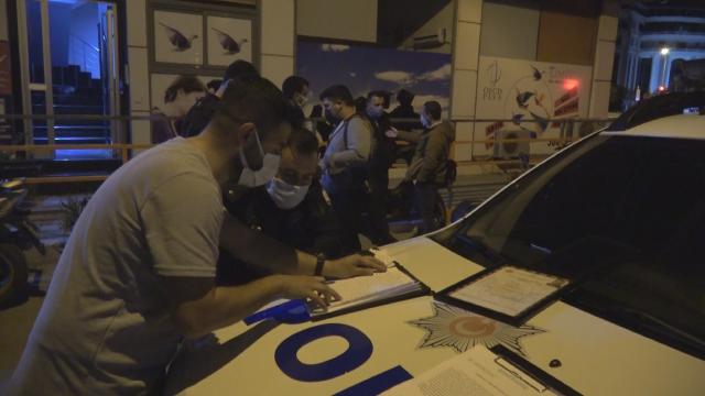 Tedbirlere uymayan mekana ikinci baskın: 27 kişiye ceza
