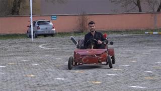 Van'da lise öğrencisi hurda malzemelerden araç yaptı