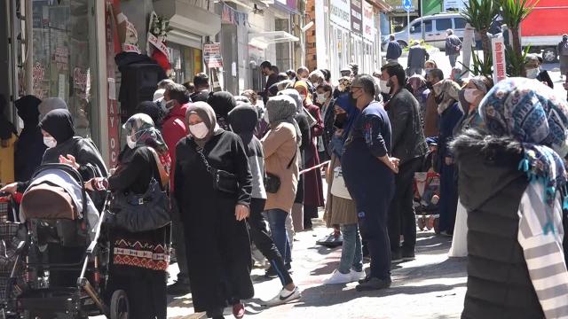 İndirimi gördüler, koronavirüsü unuttular