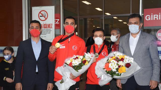 Milli cimnastikçi Ferhat Arıcan yurda döndü
