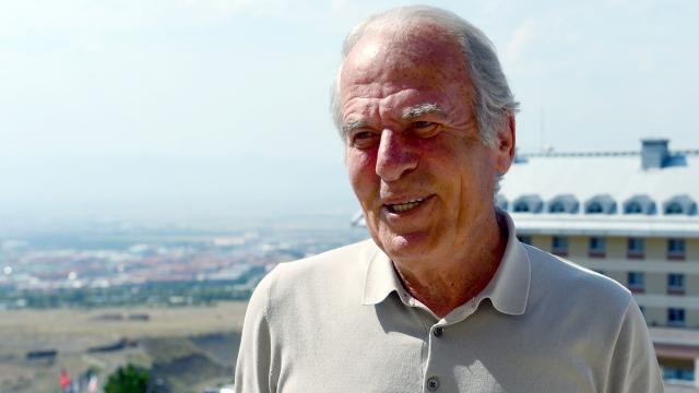 Mustafa Denizli resmen Altayda