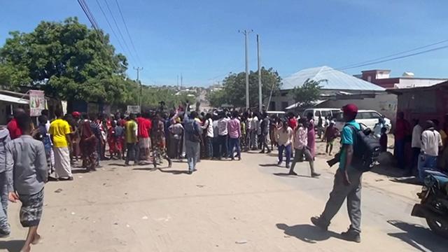 Somalide askeri birlikler arasındaki çatışmada ölü sayısı 10a yükseldi