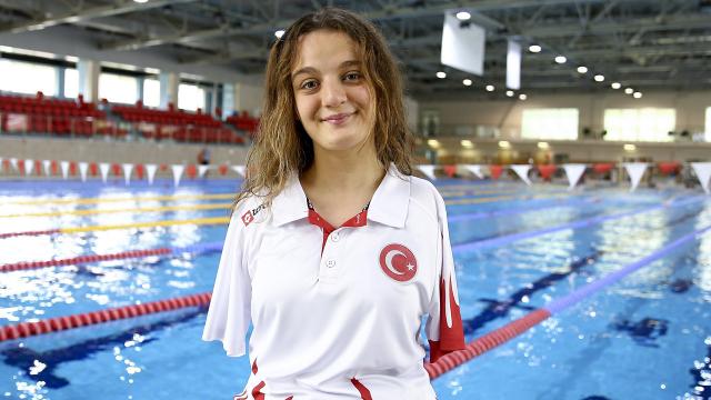 Milli yüzücü Sümeyye Boyacı öğrencilerle buluştu