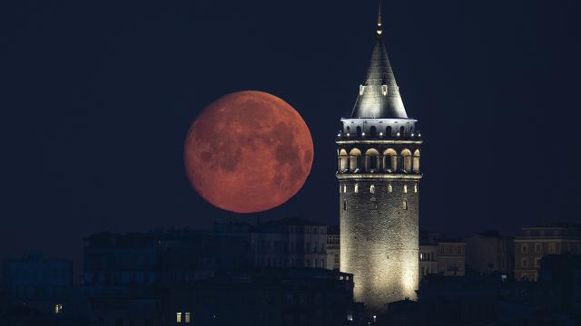 Süper Ay bu gece kendisini gösterecek