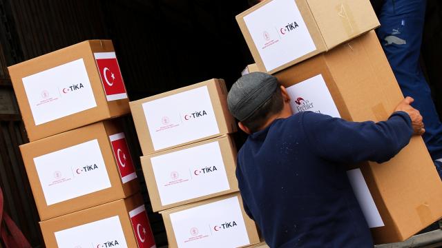 TİKA "Erenler Sofrası" adıyla Kazakistanda ramazan yardımı dağıtımına başladı
