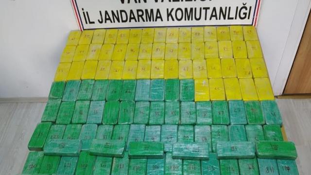 Vanda dere yatağına bırakılmış 80 kilogram eroin ele geçirildi