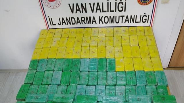 Vanda dere yatağında 80 kilogram uyuşturucu ele geçirildi