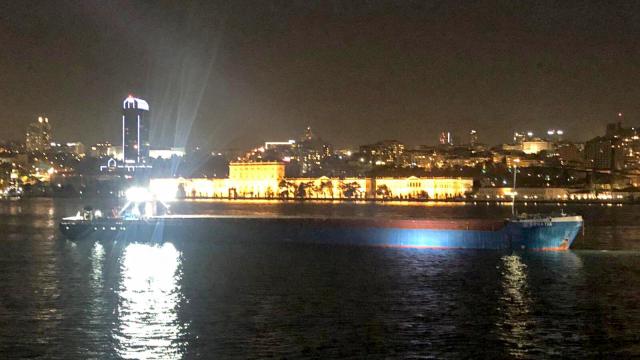 Yük gemisi İstanbul Boğazında makine arızası yaptı