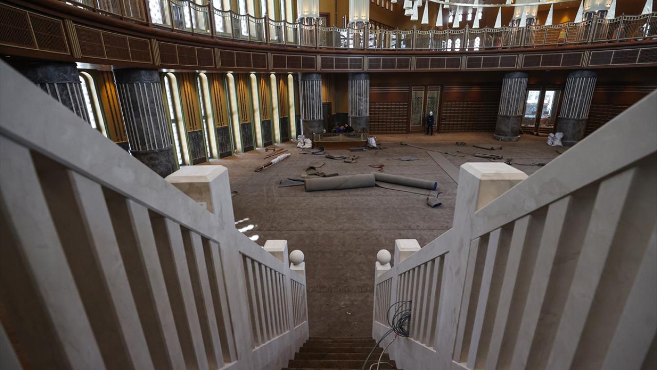 Mihrap, minber ve vaaz kürsüsü tamamlandı