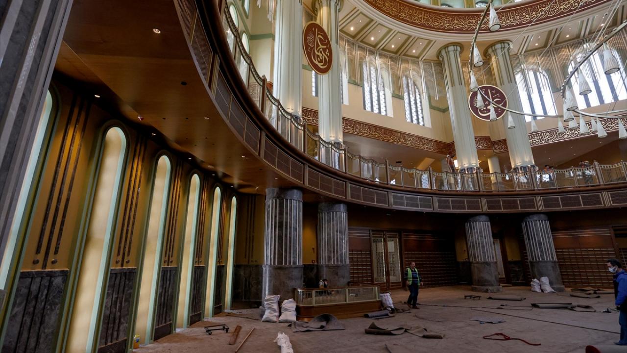 Hat yazıları takıldı, boyama işleri tamamlandı