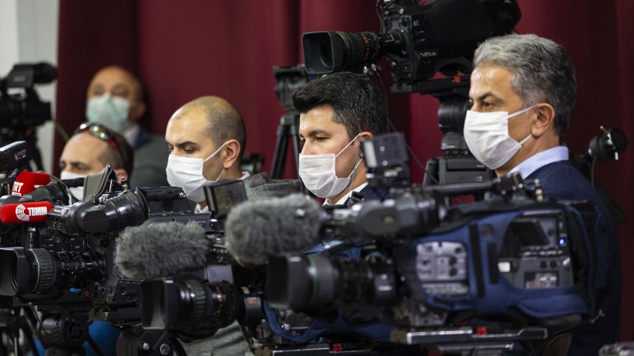 Basın kartı taşıyanlar izne tabi mi?