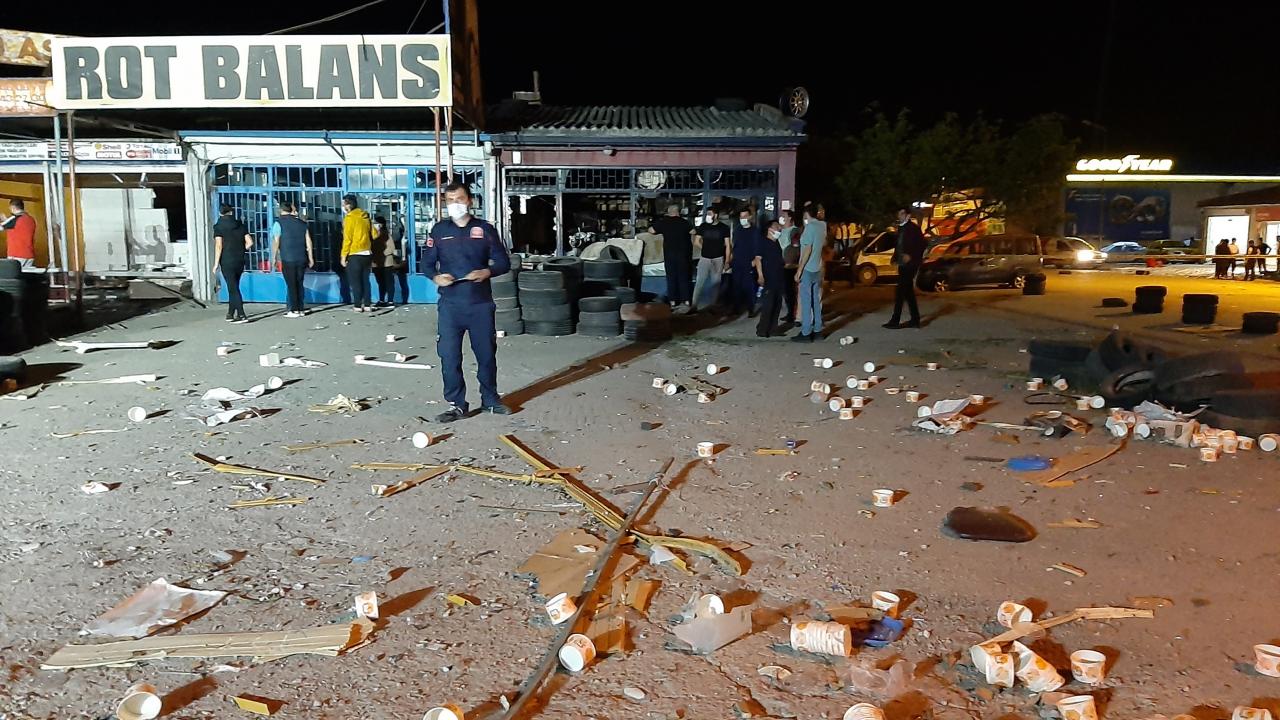 "20 civarında iş yerimizde hasar var"