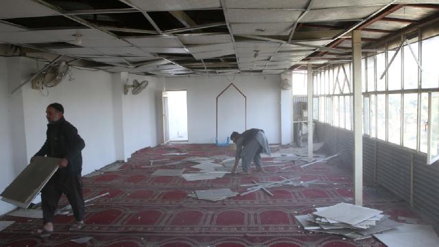 Afganistanda camiye bombalı saldırı: 1 ölü