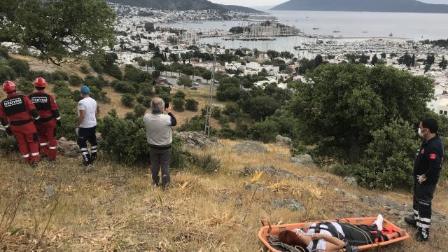 Bodrumda doğa yürüyüşünde bacağı kırılan kadını itfaiye ve sağlık ekipleri kurtardı