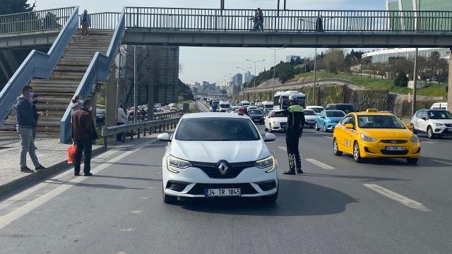 Çakarlı araç ve emniyet şeridi denetiminde kural ihlali yapanlara ceza yağdı