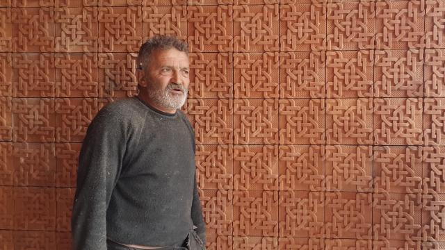 "Her tuğla duvar örgüsünde farklı bir stil ve tasarım kullanıyorum"