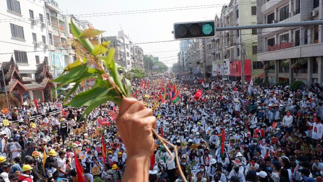 Myanmarda nüfusun yarısı yoksulluk sınırının altında kalabilir