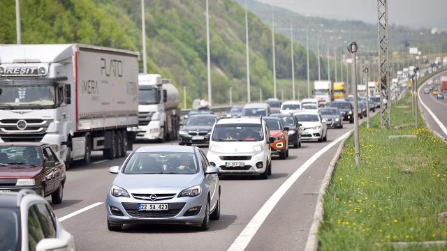 Bolu Dağı Tünelinden 2 günde 100 binden fazla araç geçti
