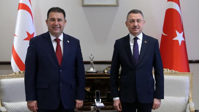 KKTC Başbakanı Saner, Cumhurbaşkanı Yardımcısı Oktay ile görüştü