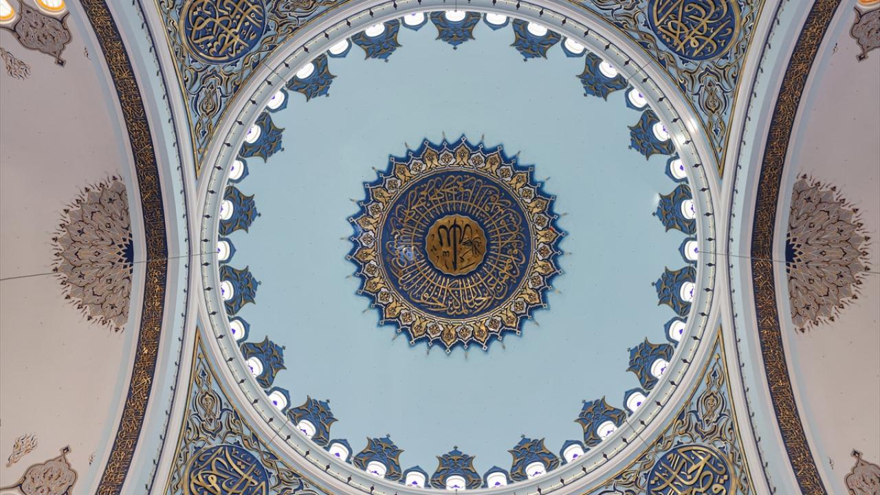 Dünyanın en büyük alemi