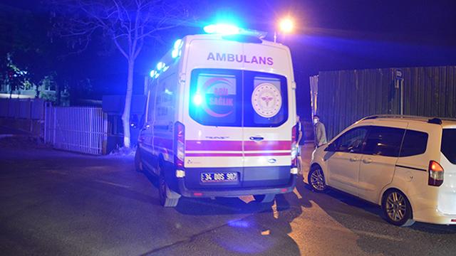 Sivasta minibüs duvara çarptı: 4 yaralı