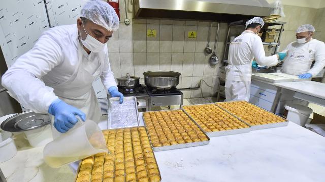 Ankara Halk Ekmek Fabrikası günlük 400 kilogram baklava üretiyor