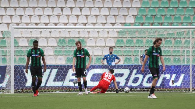 2 sezonda 9 teknik adam görev yaptı