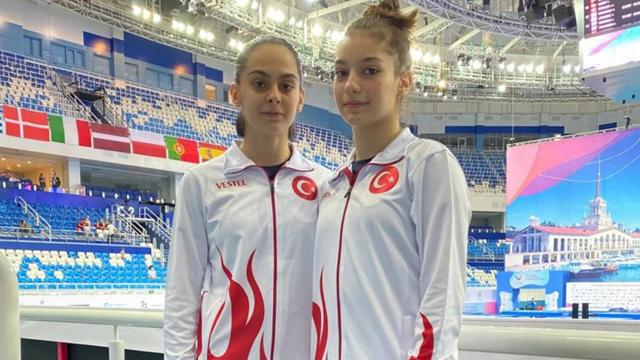 Milli sporculardan gümüş madalya